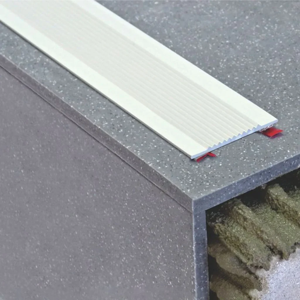 Protivklizni profil L=3m AL SM