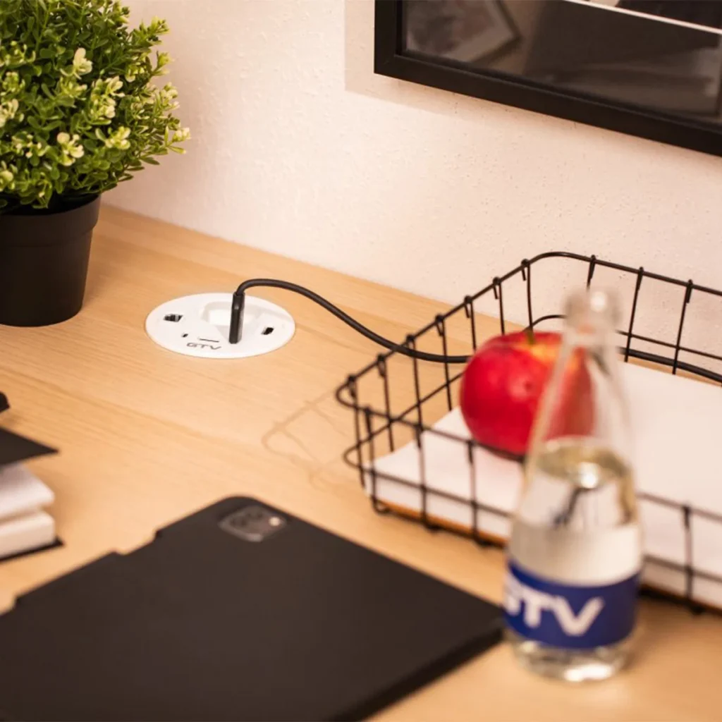 OU utič.RONDO 1xšuko bela GTV