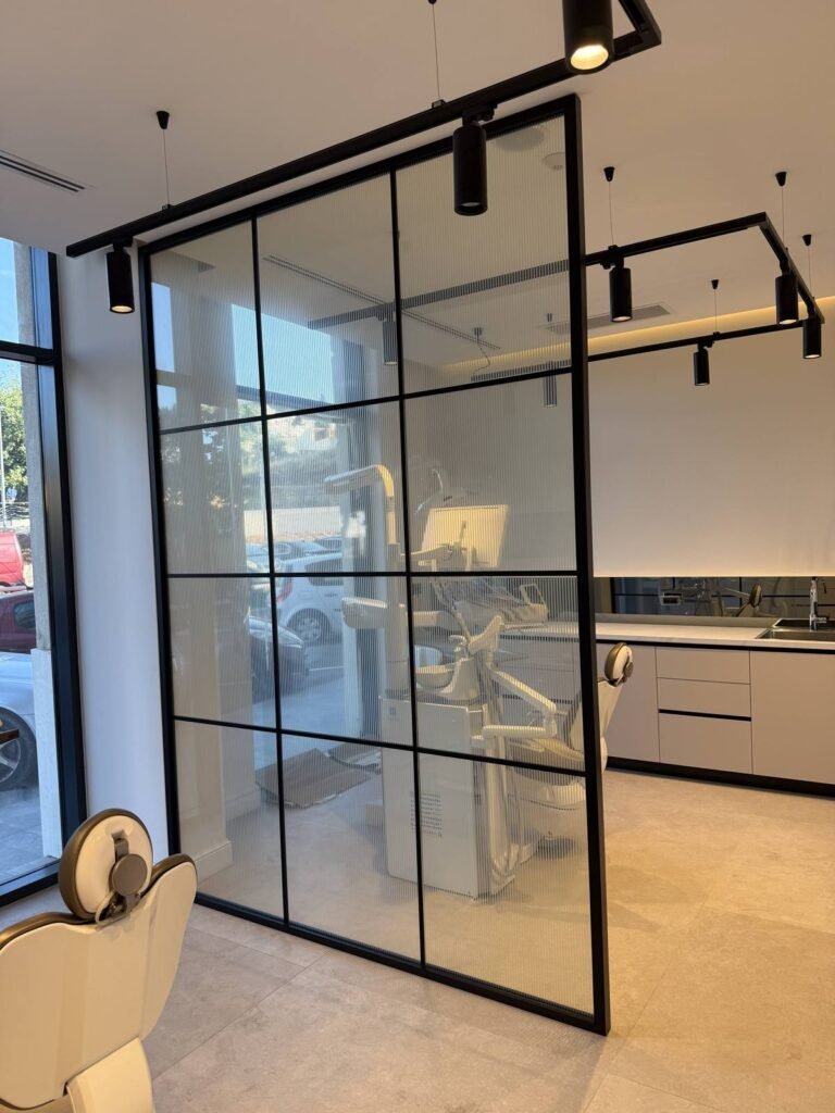 PSS Set staklenih fiksnih pregrada